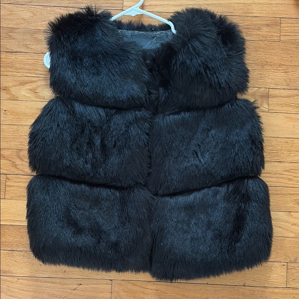 Black Faux Fur Vest Plush Texture Winter Wear